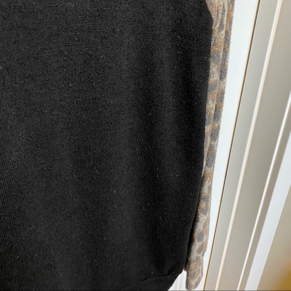 Cheetah print and black zip sweater size M - Picture 4 of 5